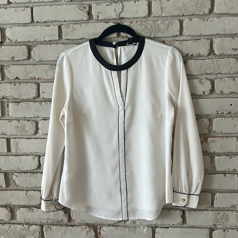 Ann Taylor S petite cream and black blouse